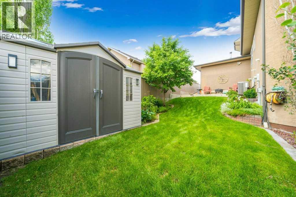 210 Vista Close SE — photo 47