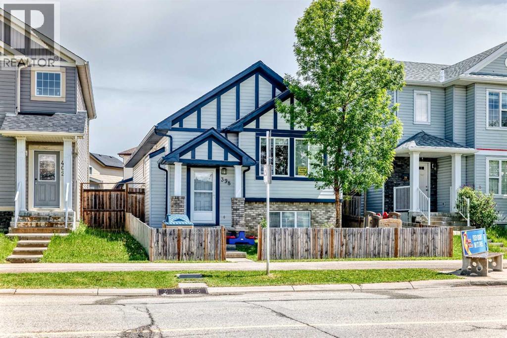 398 MARTINDALE Drive NE - 1
