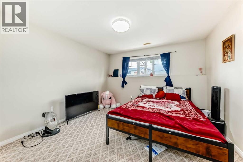 398 MARTINDALE Drive NE - 35