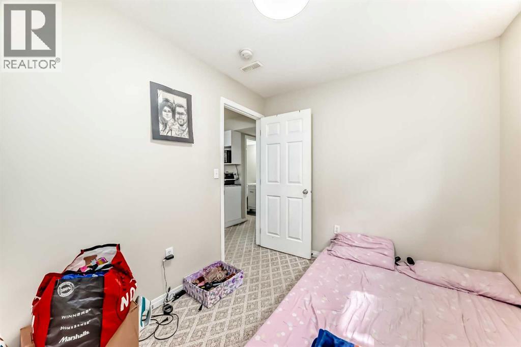 398 MARTINDALE Drive NE - 32