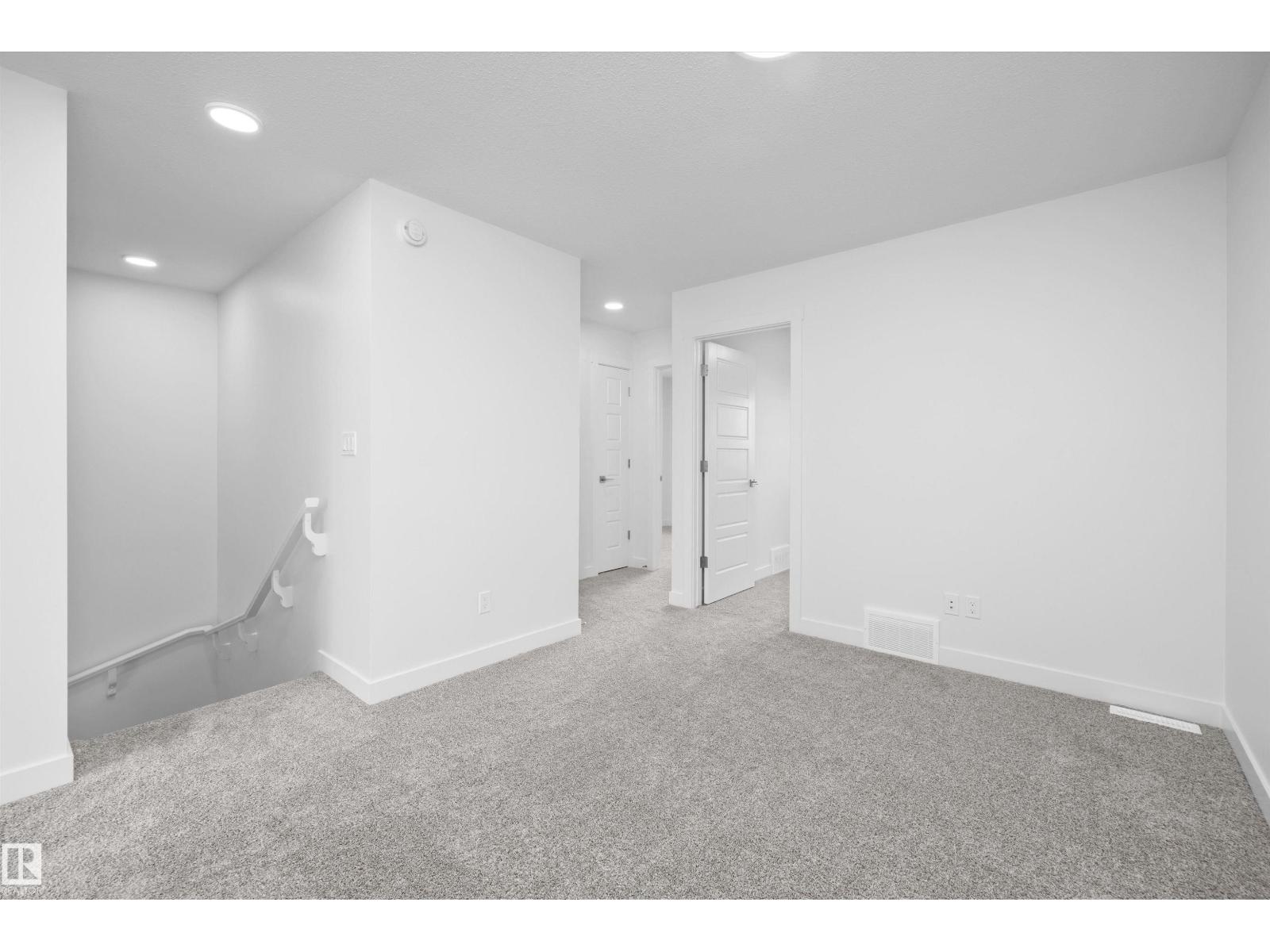 18709 18A AV NW - 21
