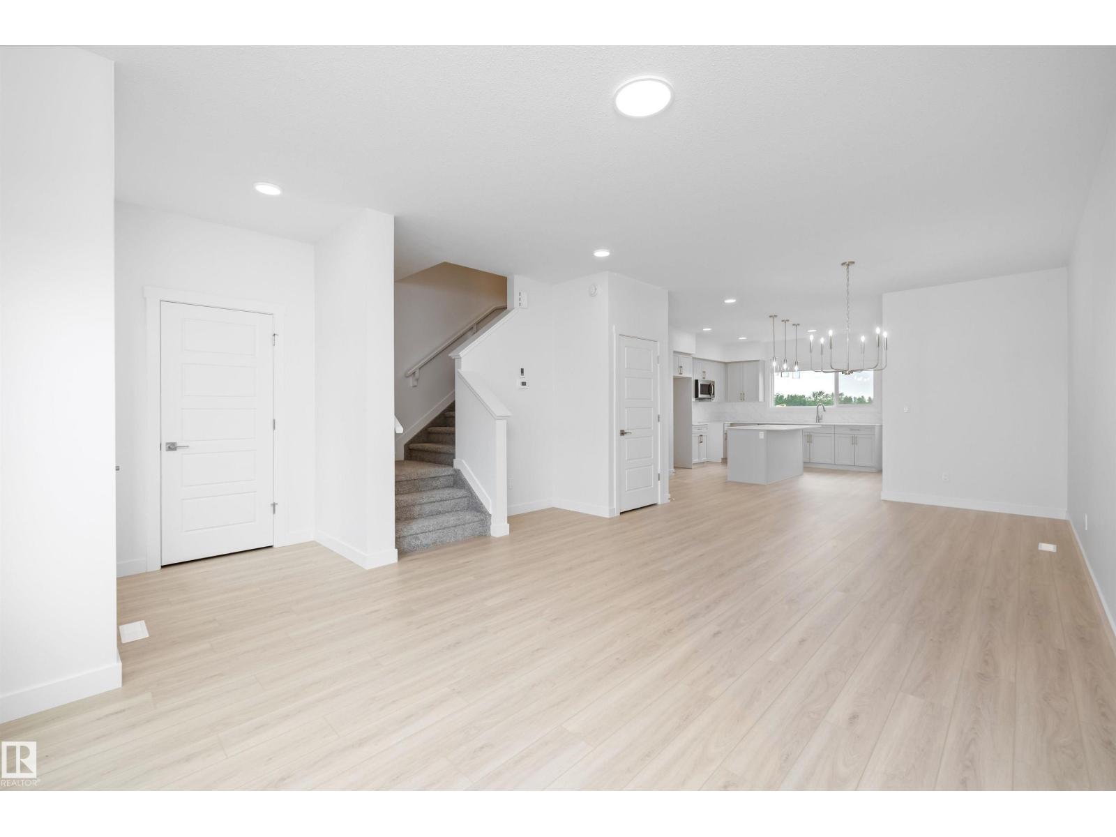 18709 18A AV NW - 4