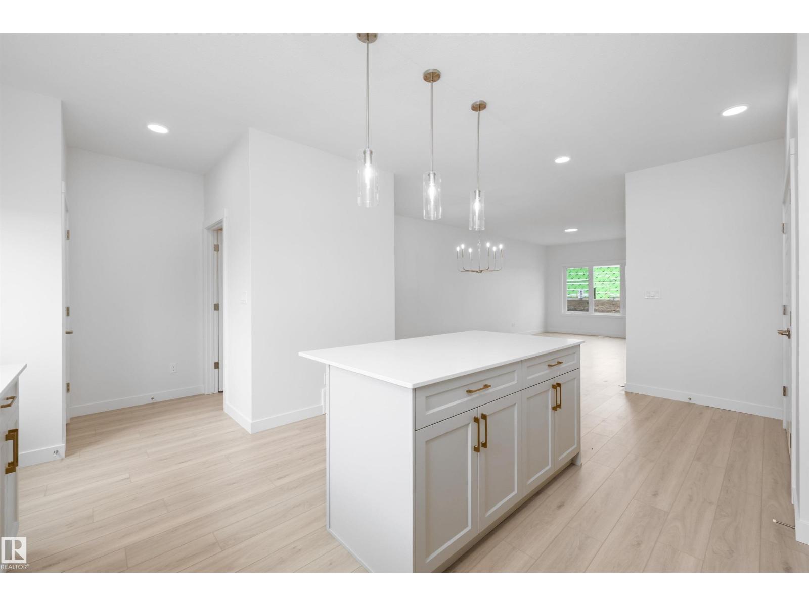 18709 18A AV NW - 16