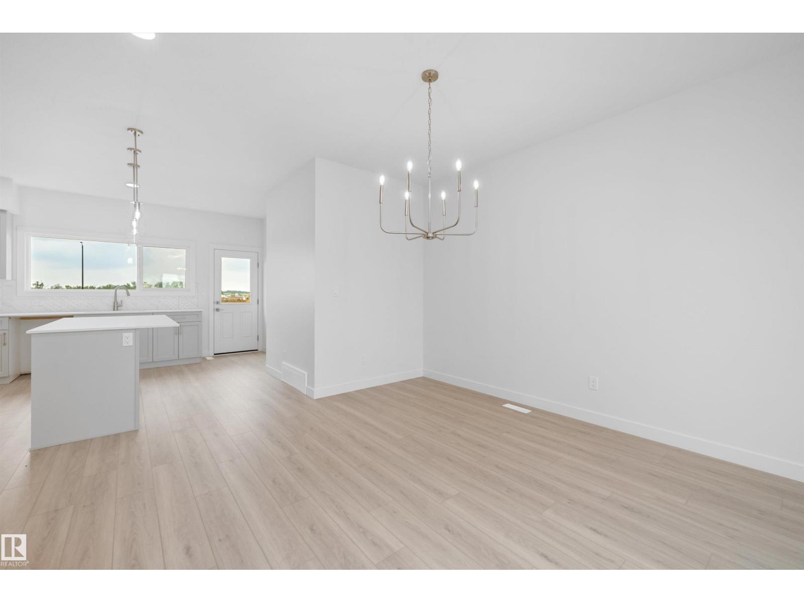 18709 18A AV NW - 9
