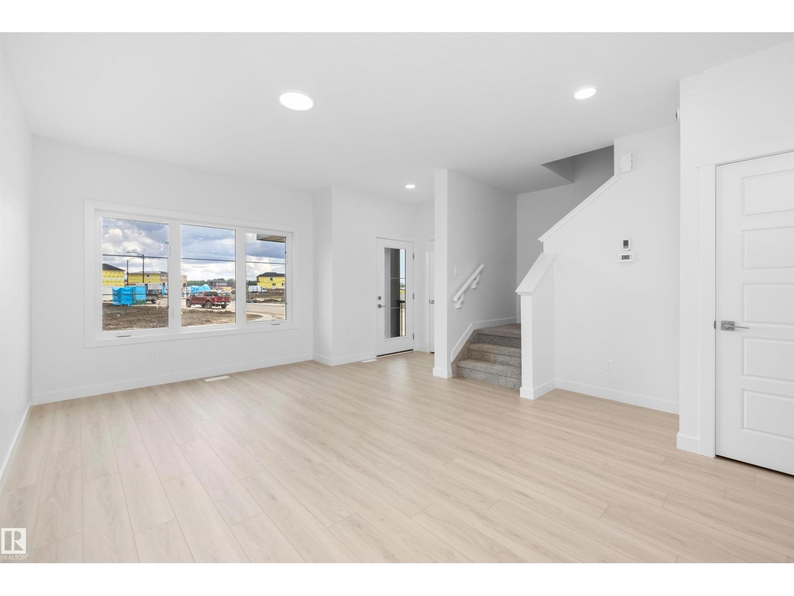 18709 18A AV NW - 6