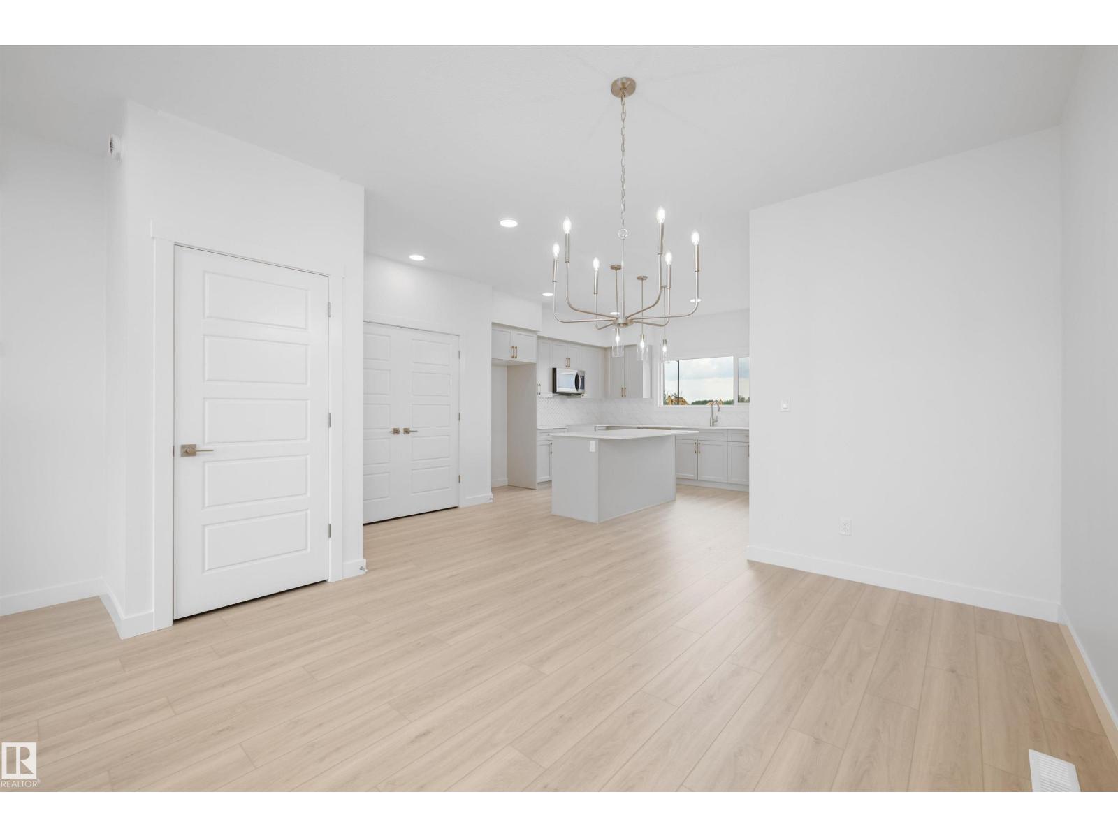 18709 18A AV NW - 10