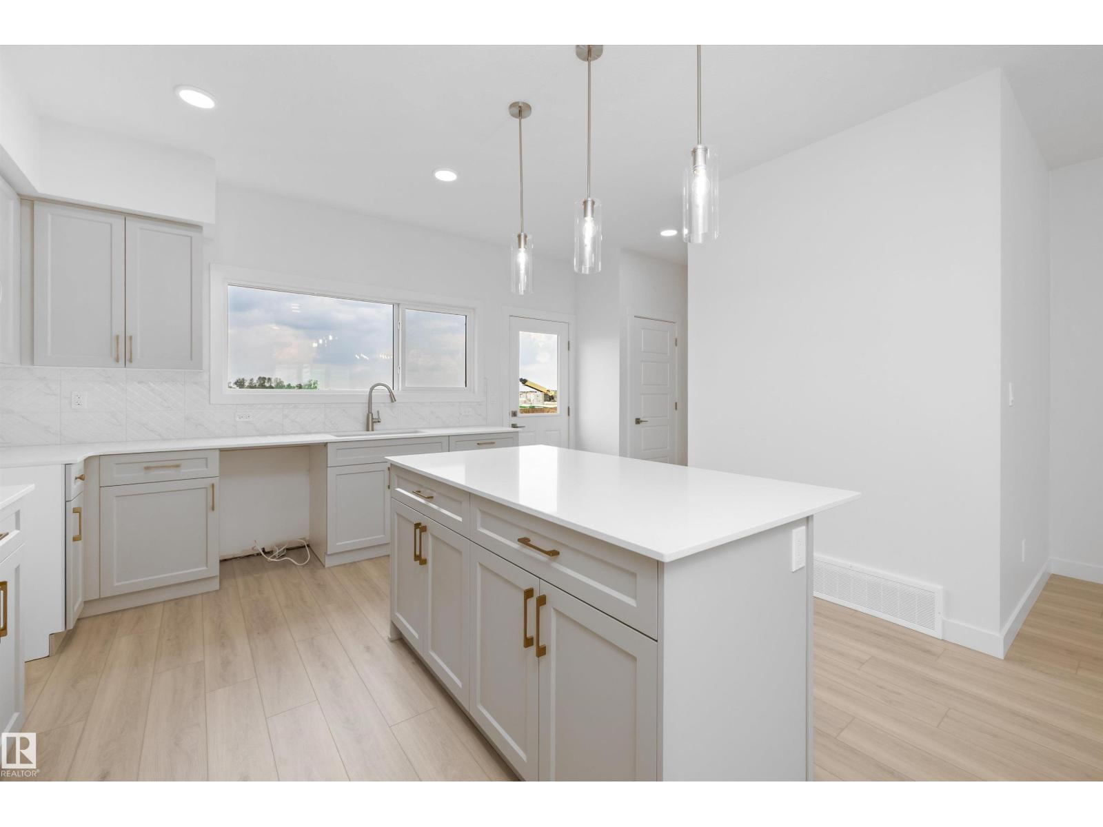 18709 18A AV NW - 15