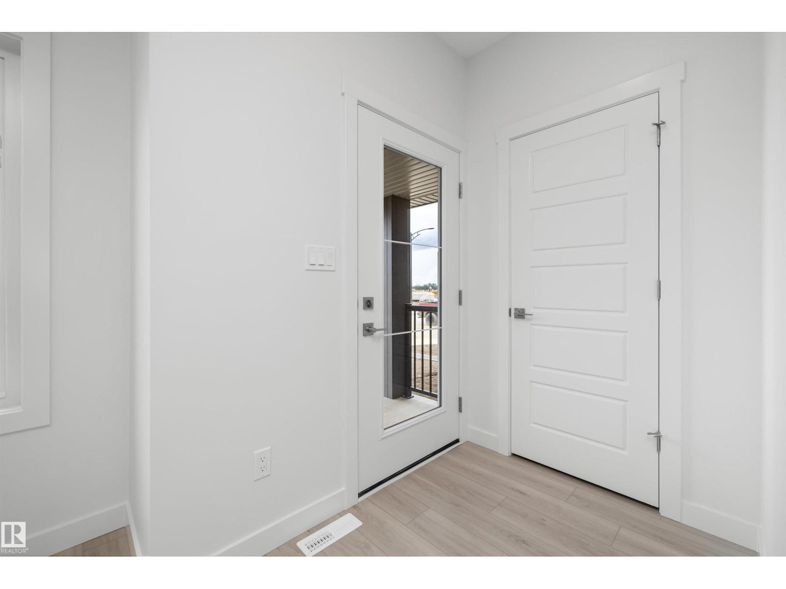 18709 18A AV NW - 3