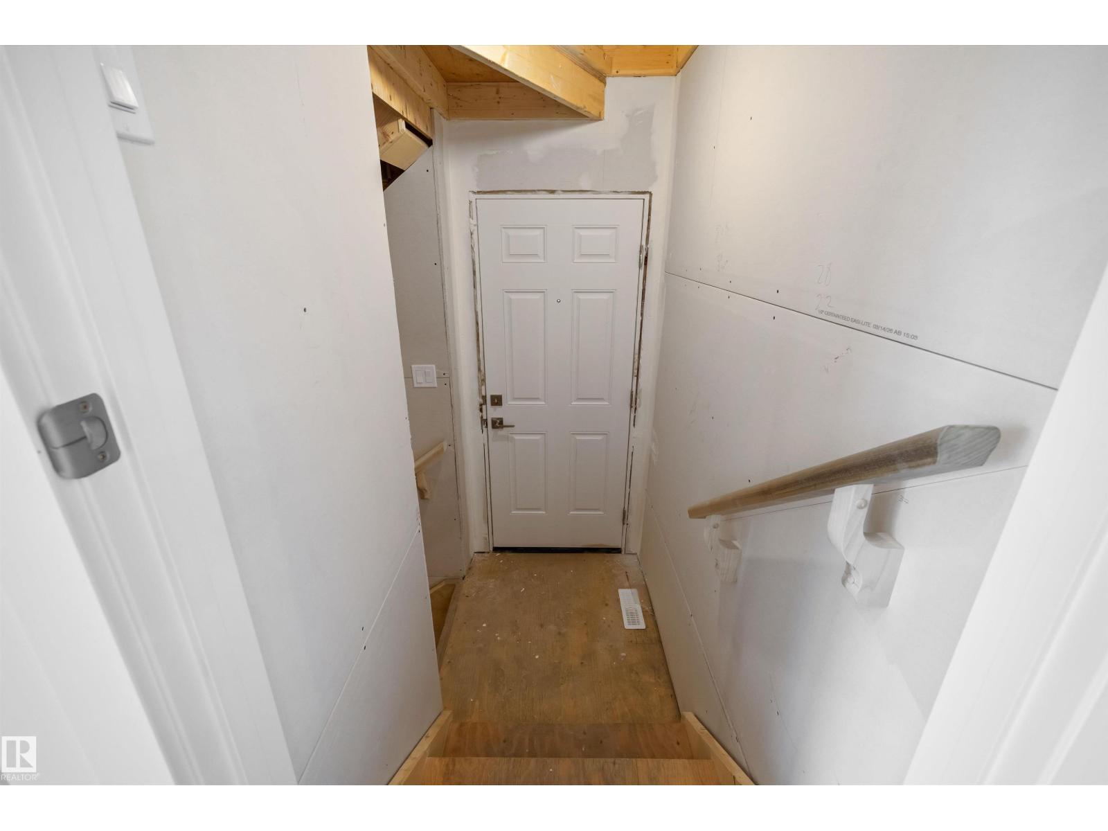 18709 18A AV NW - 35