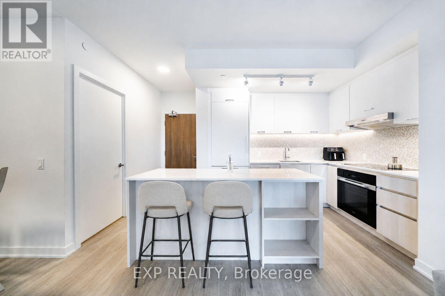 #235 8188 YONGE STREET - 15