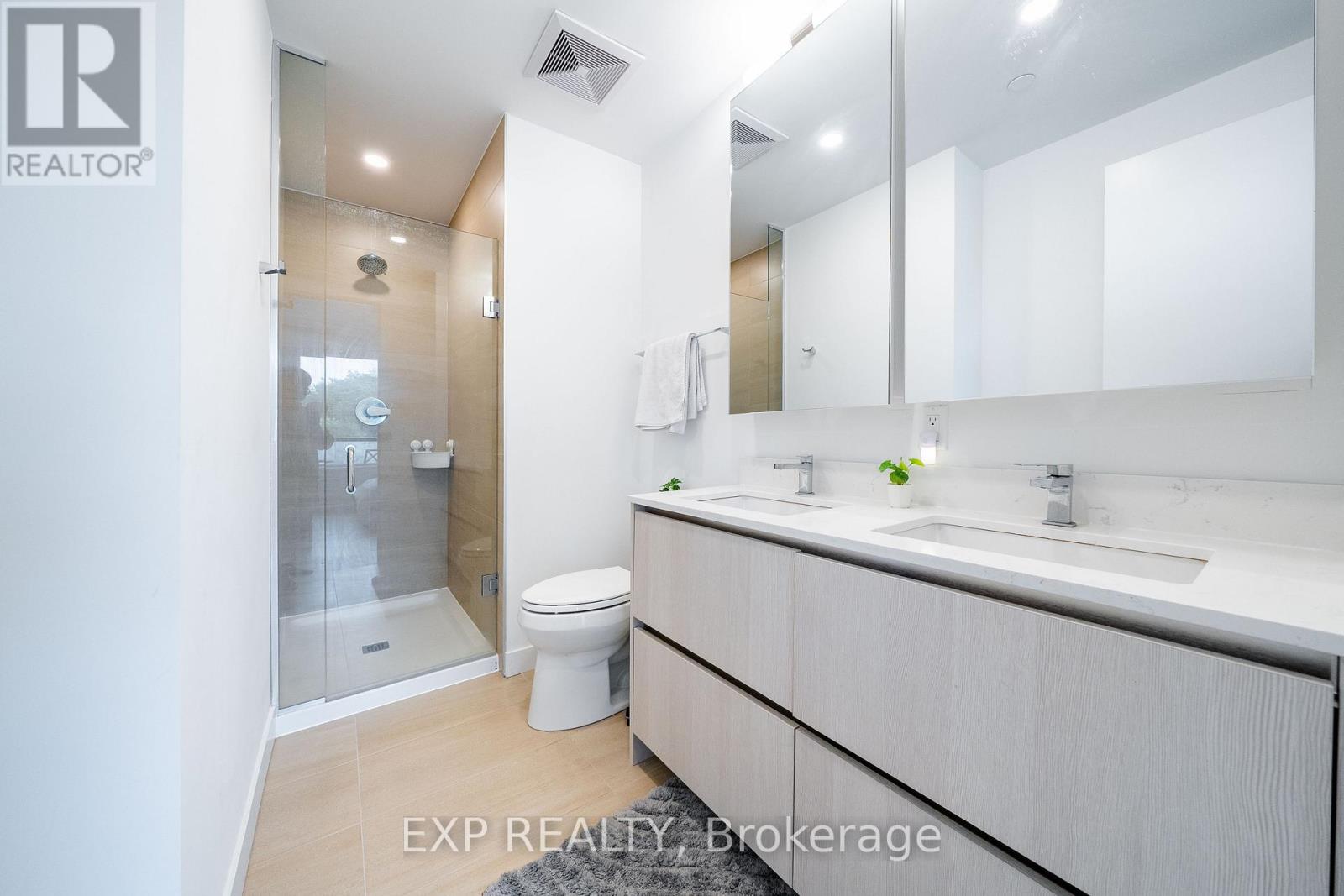 #235 8188 YONGE STREET - 14