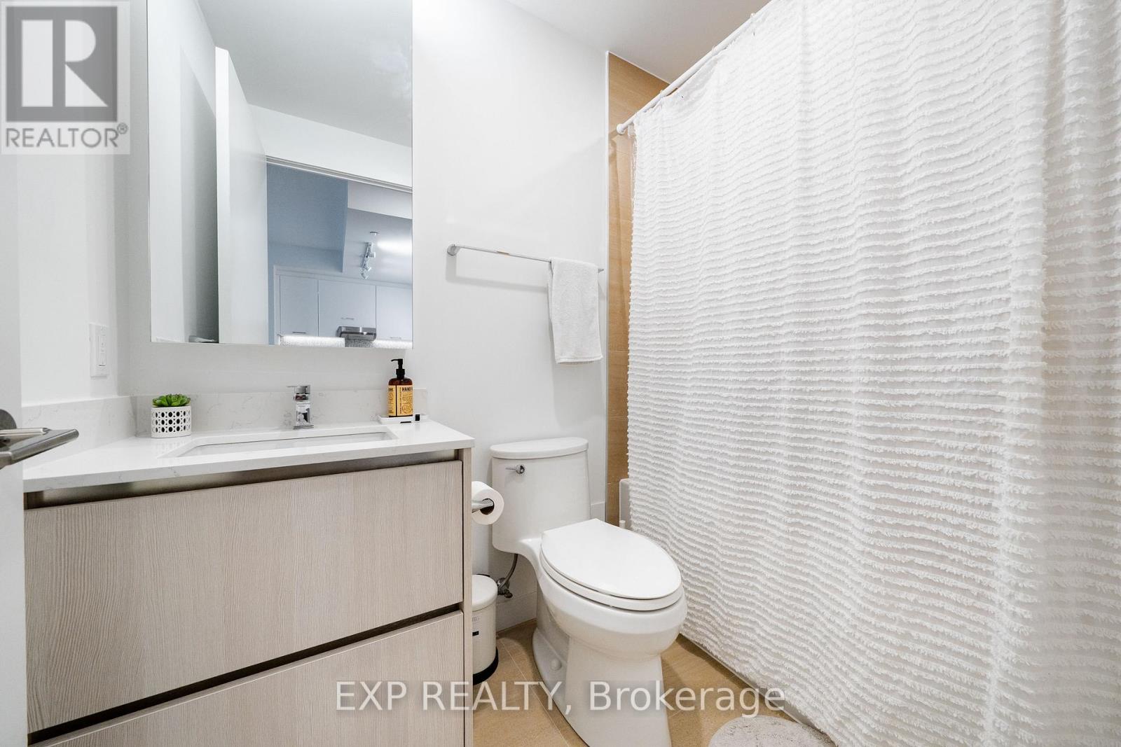 #235 8188 YONGE STREET - 23