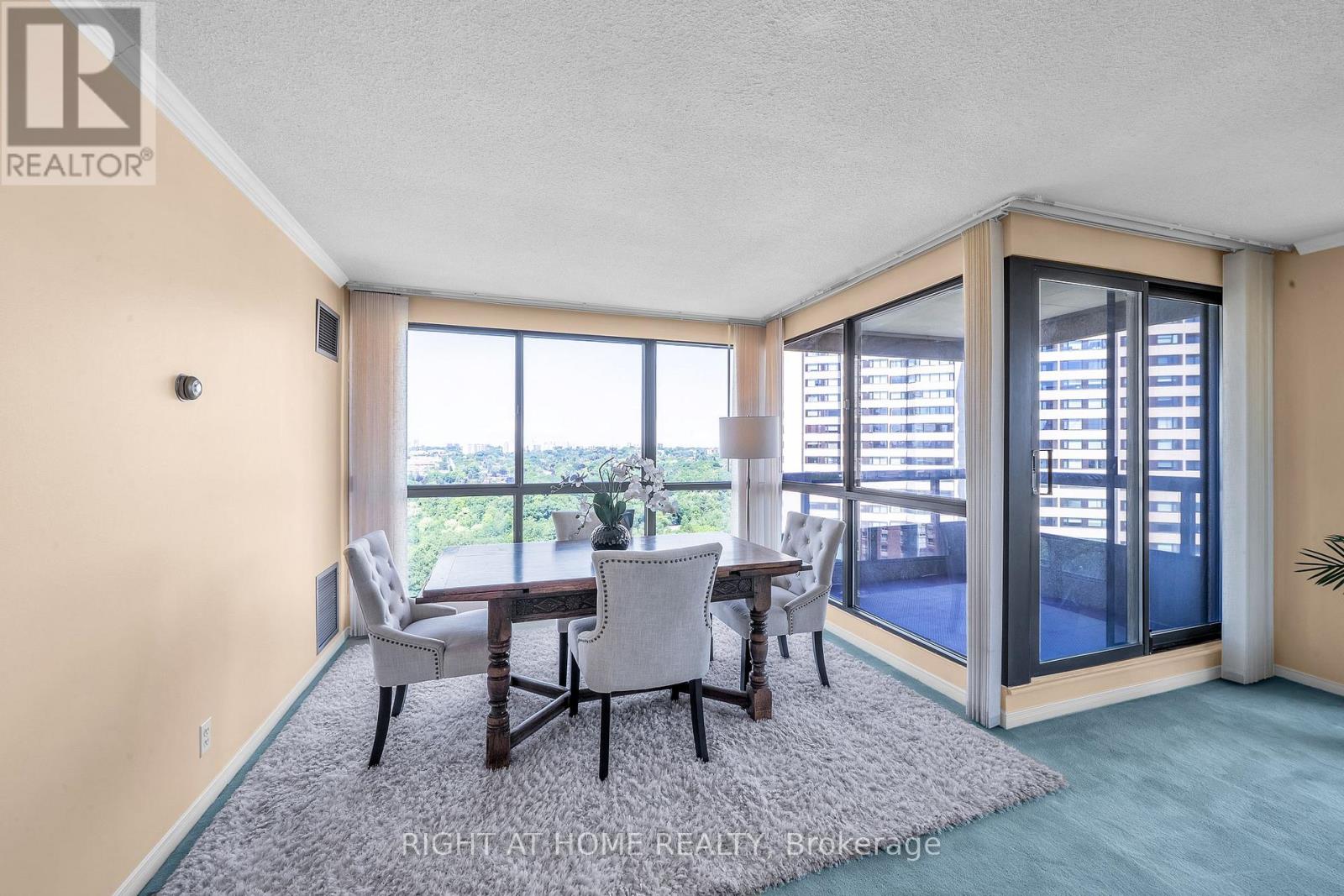 #1801 1 CONCORDE PLACE - 11