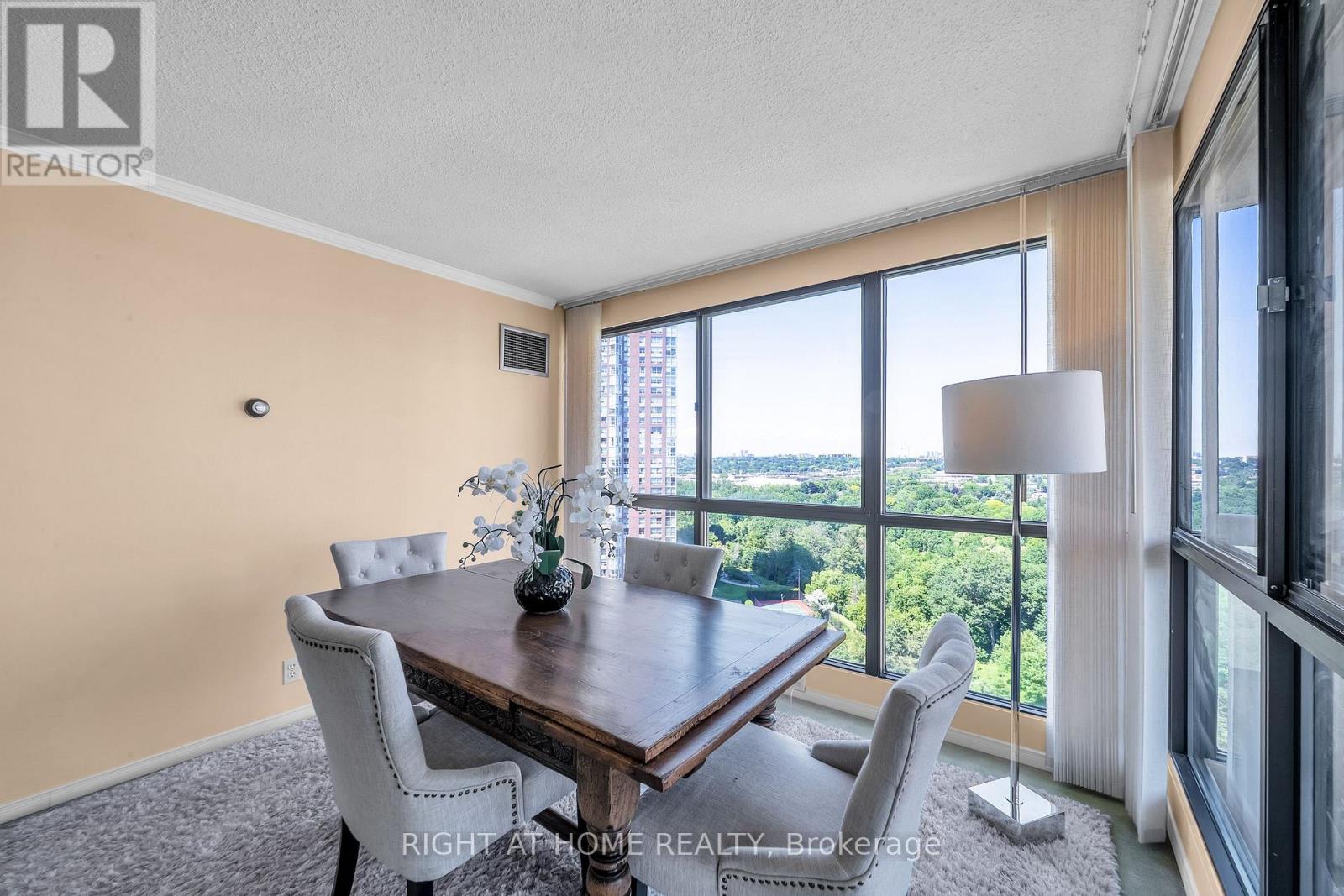 #1801 1 CONCORDE PLACE - 12