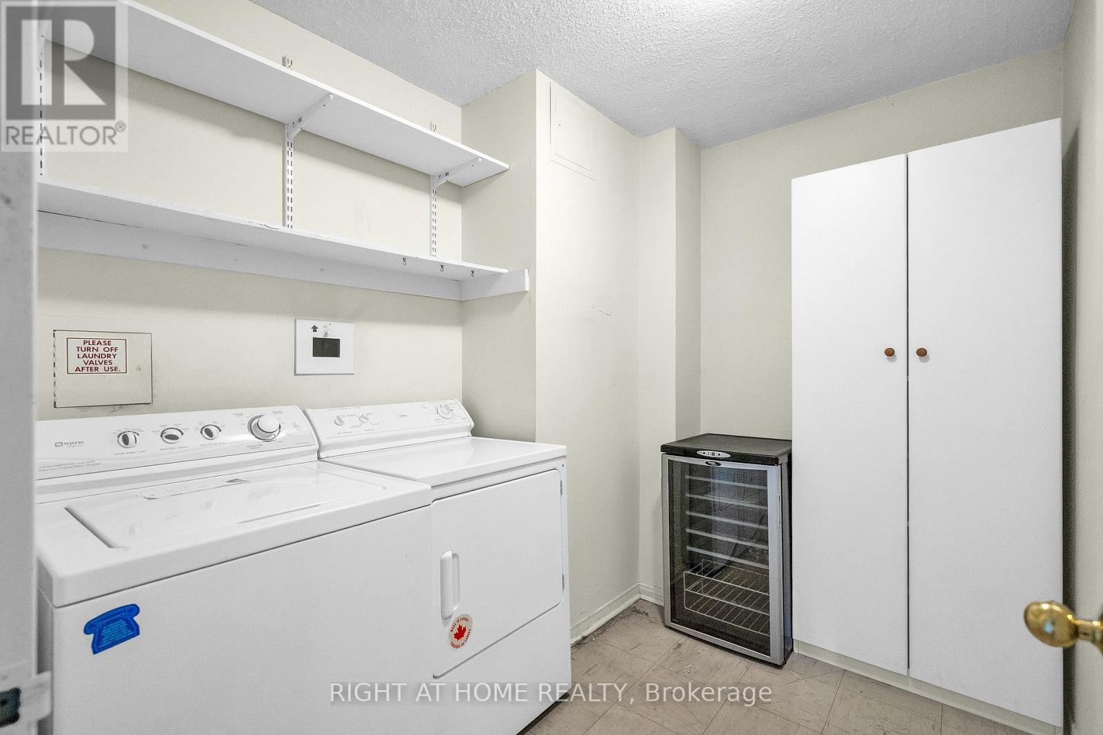 #1801 1 CONCORDE PLACE - 18