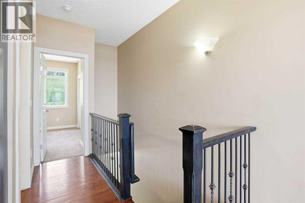 #11 148 Rockyledge View NW - 12