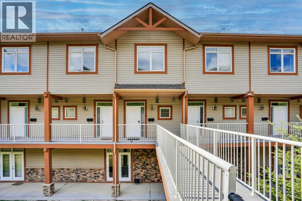 #11 148 Rockyledge View NW - 24