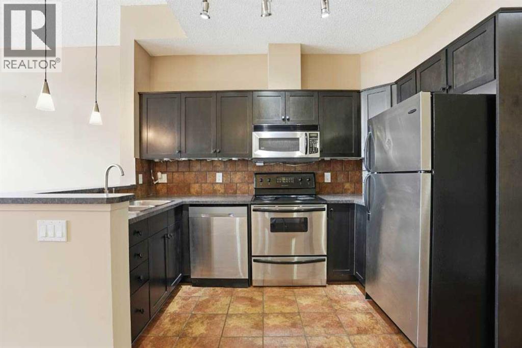 #11 148 Rockyledge View NW - 15