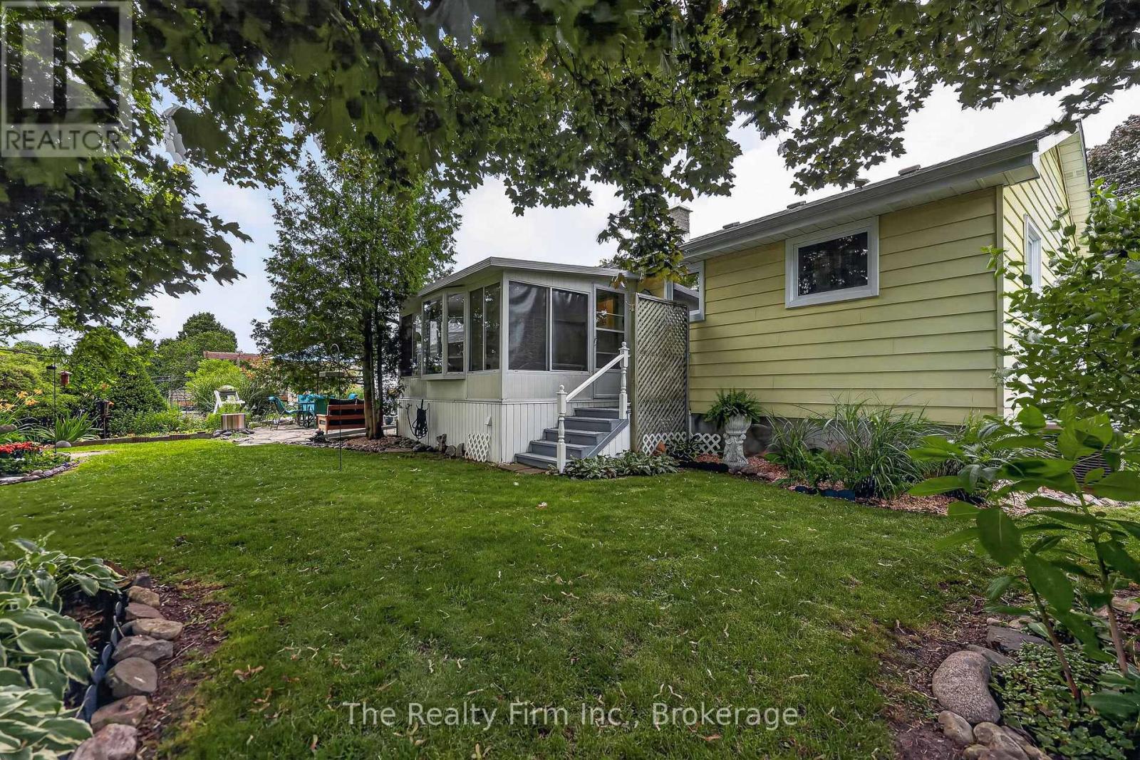 205 GEORGE STREET - 10