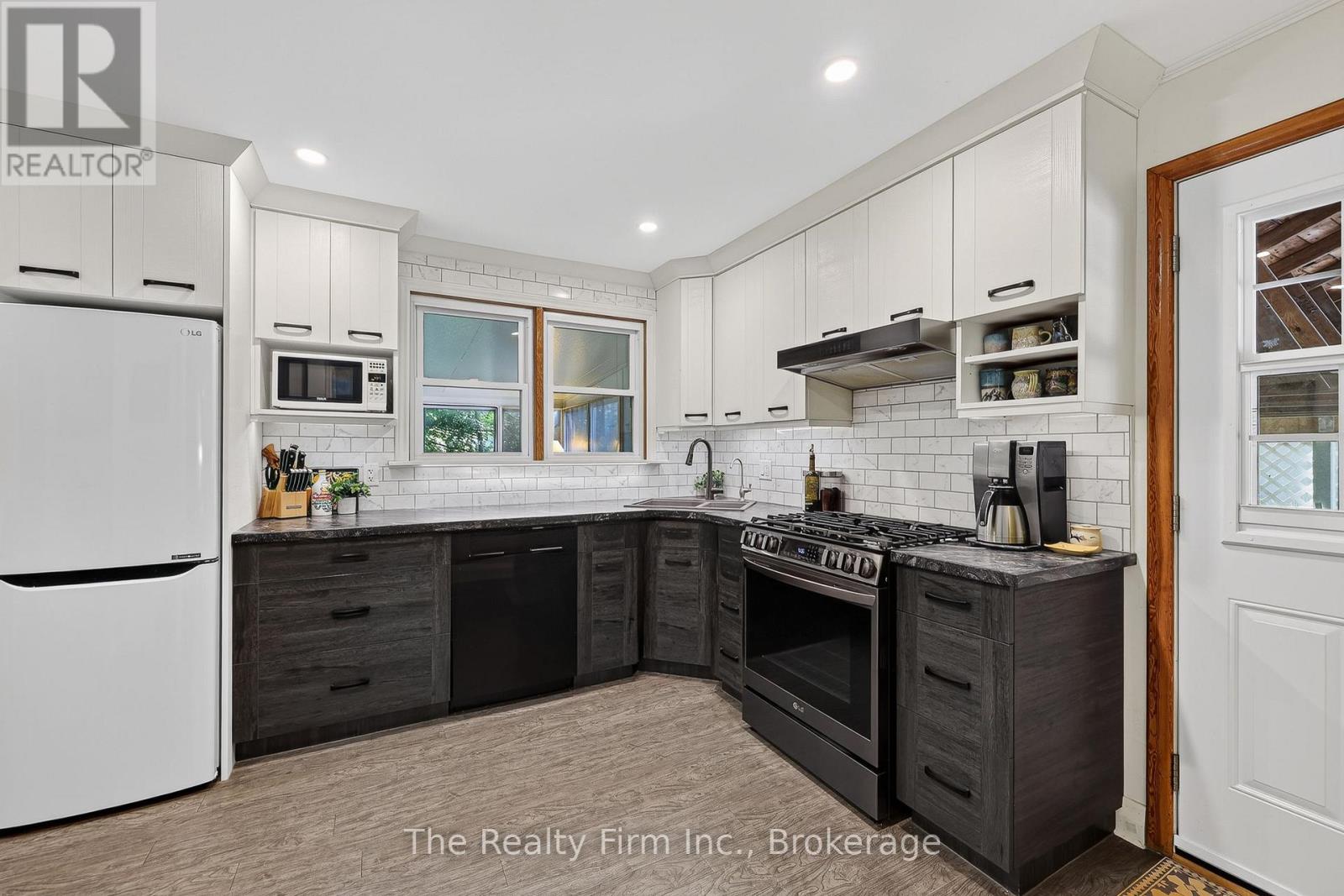 205 GEORGE STREET - 26