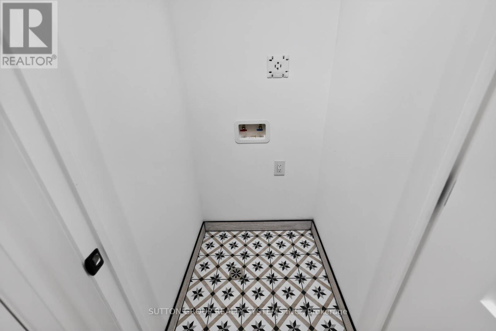 272 RENFORTH DRIVE - Image 48
