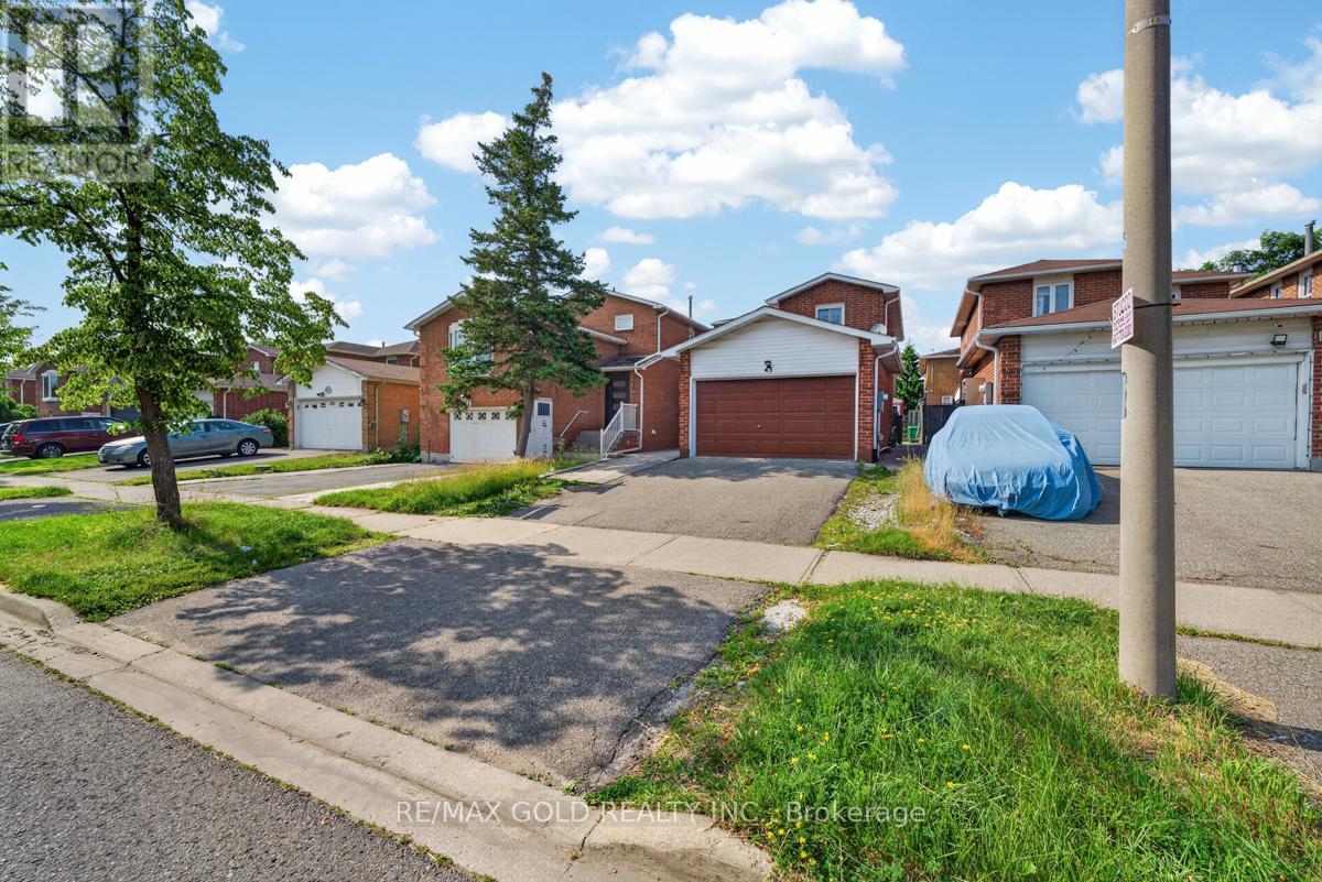 43 ALABASTER DRIVE - 3