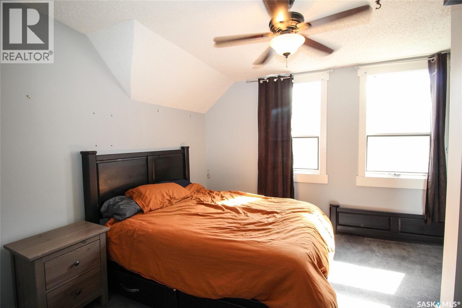 538 1st STREET E - 16