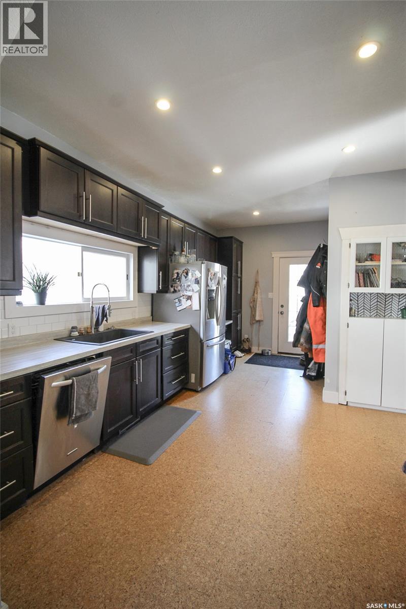 538 1st STREET E - 8