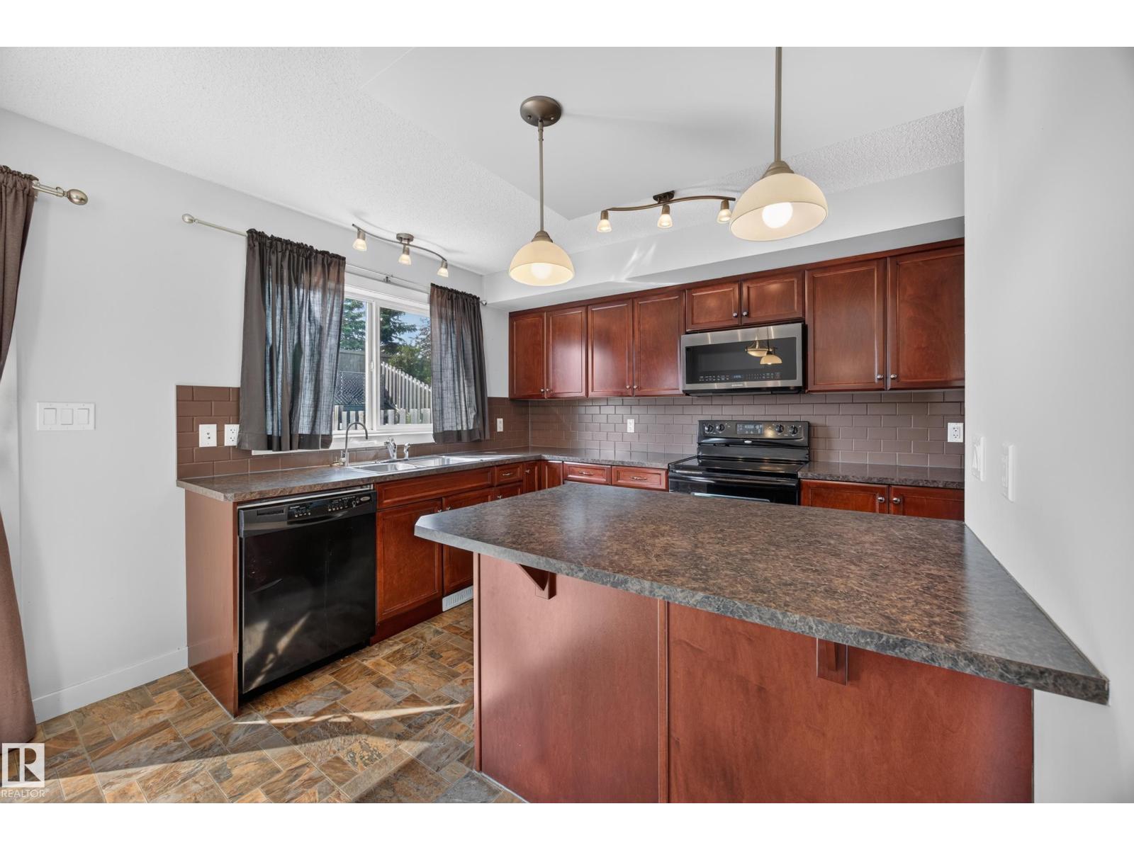 67 HARTWICK LO — photo 13