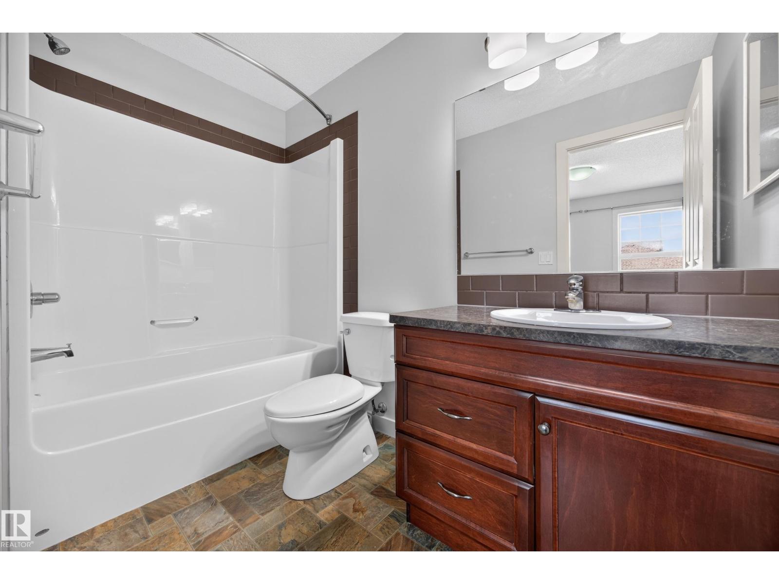 67 HARTWICK LO — photo 18