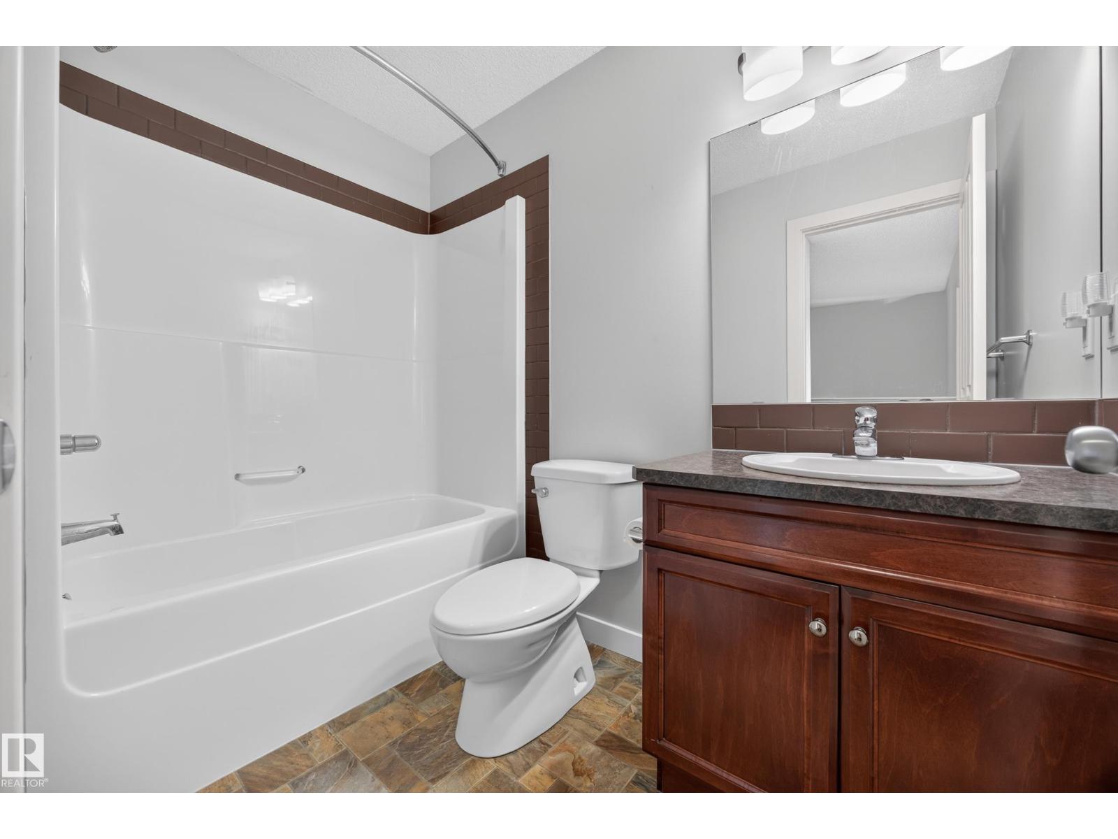67 HARTWICK LO — photo 23