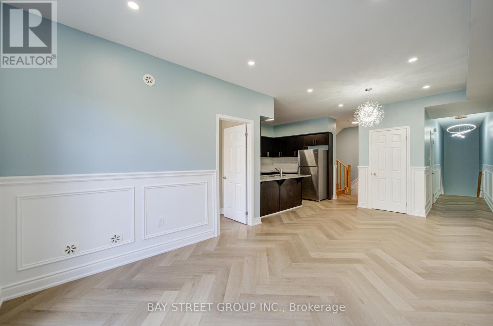 #3 626 REXDALE BOULEVARD - 8