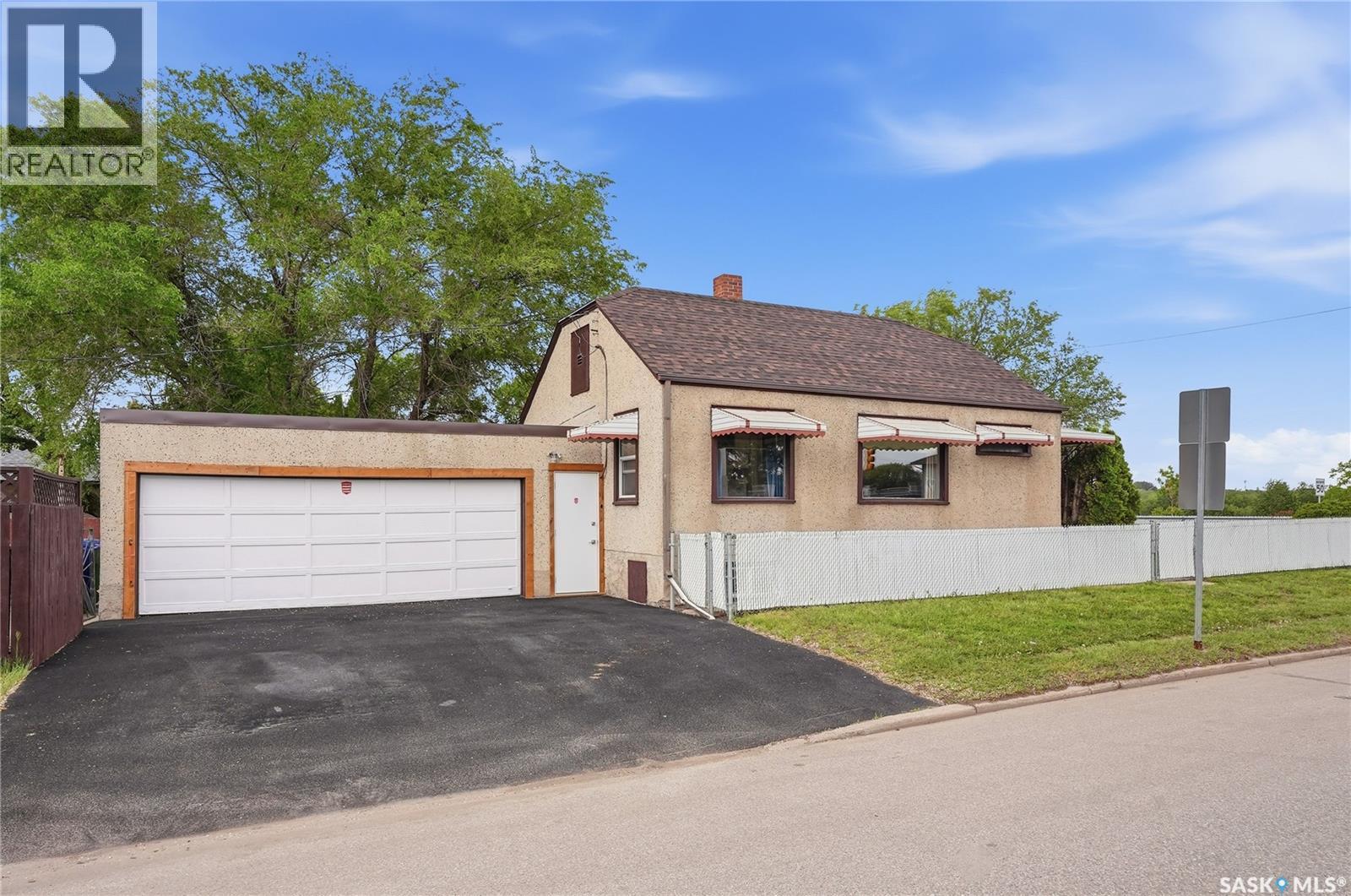 201 P AVENUE N - 4