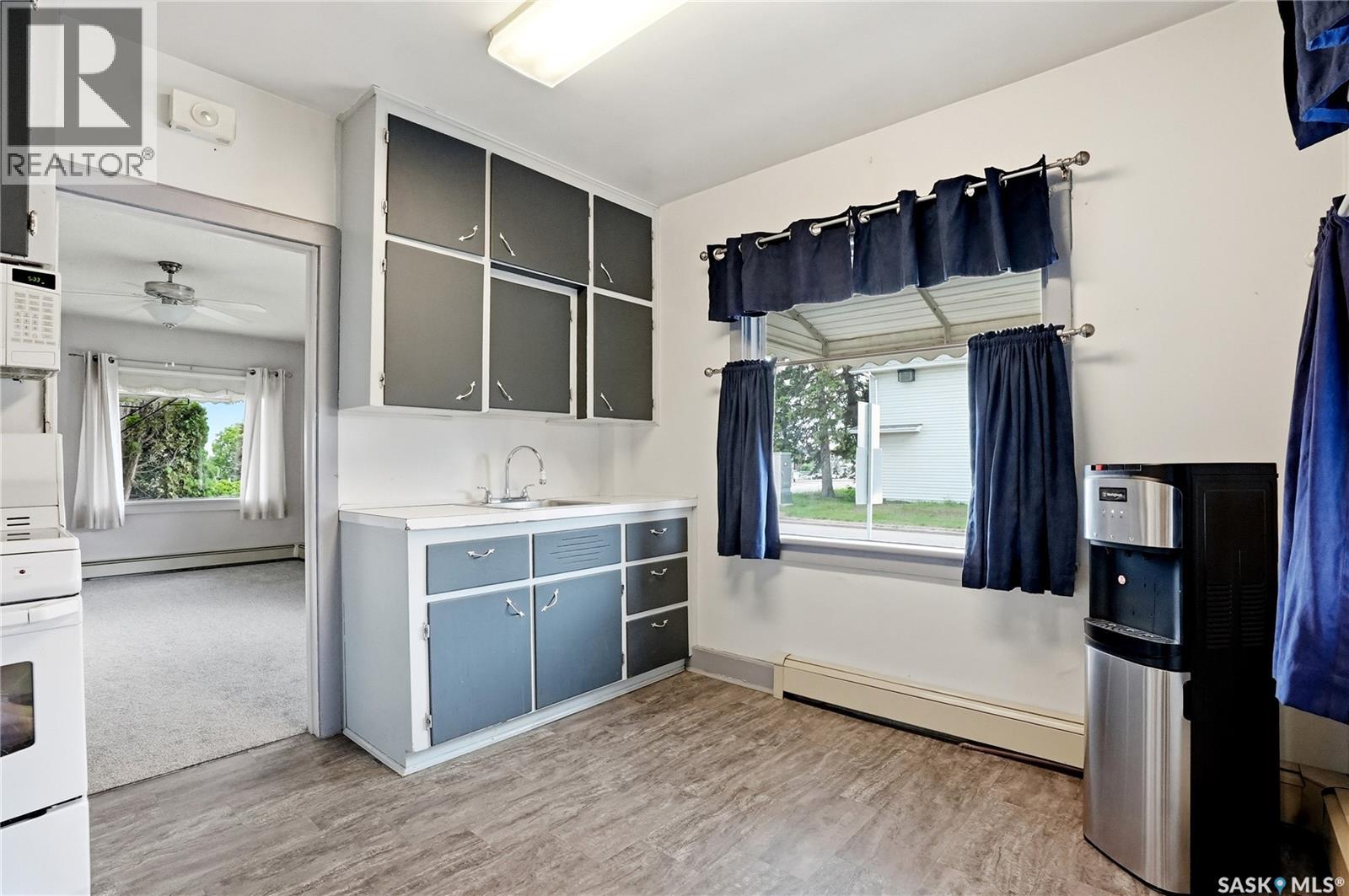 201 P AVENUE N - 3
