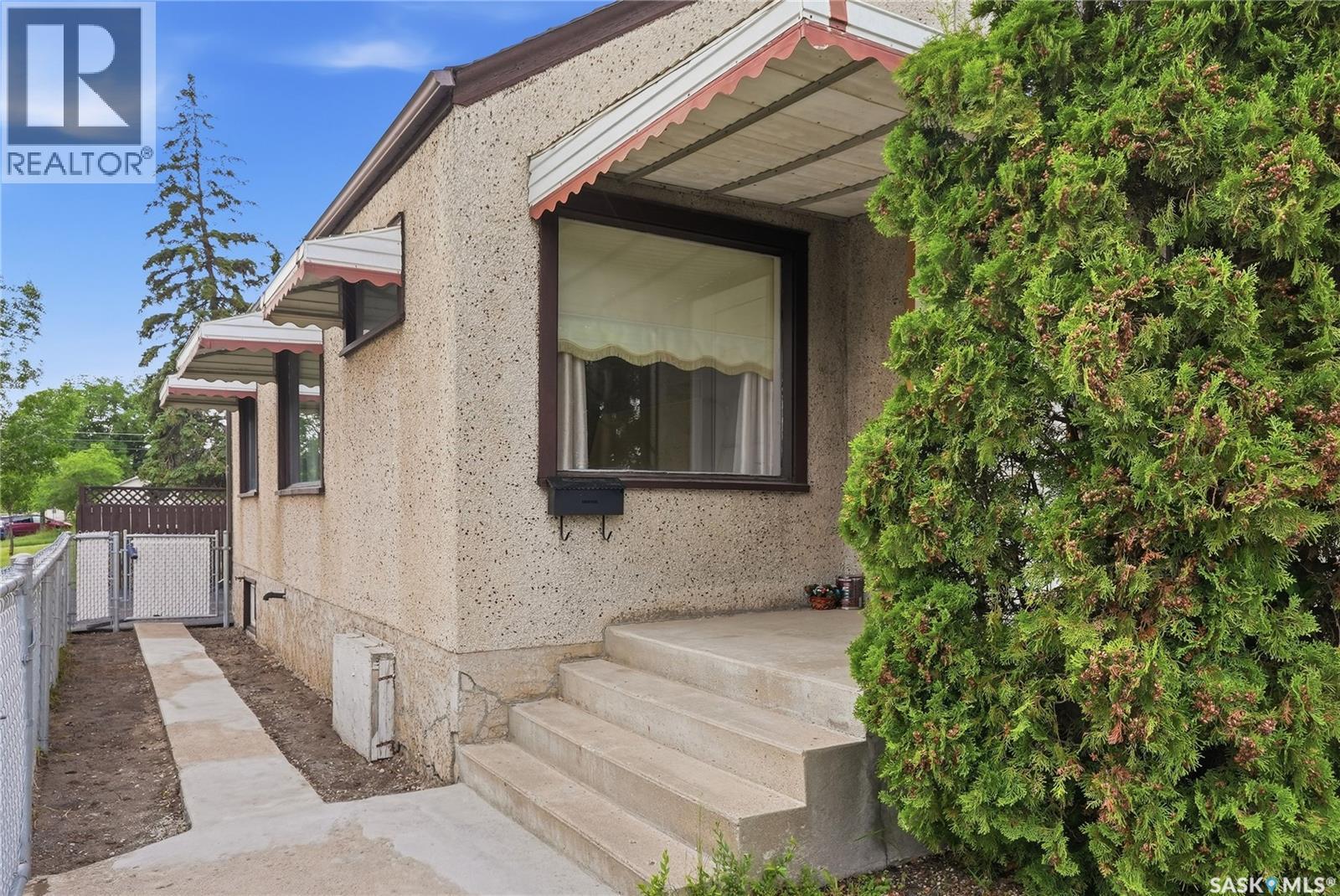 201 P AVENUE N - 11