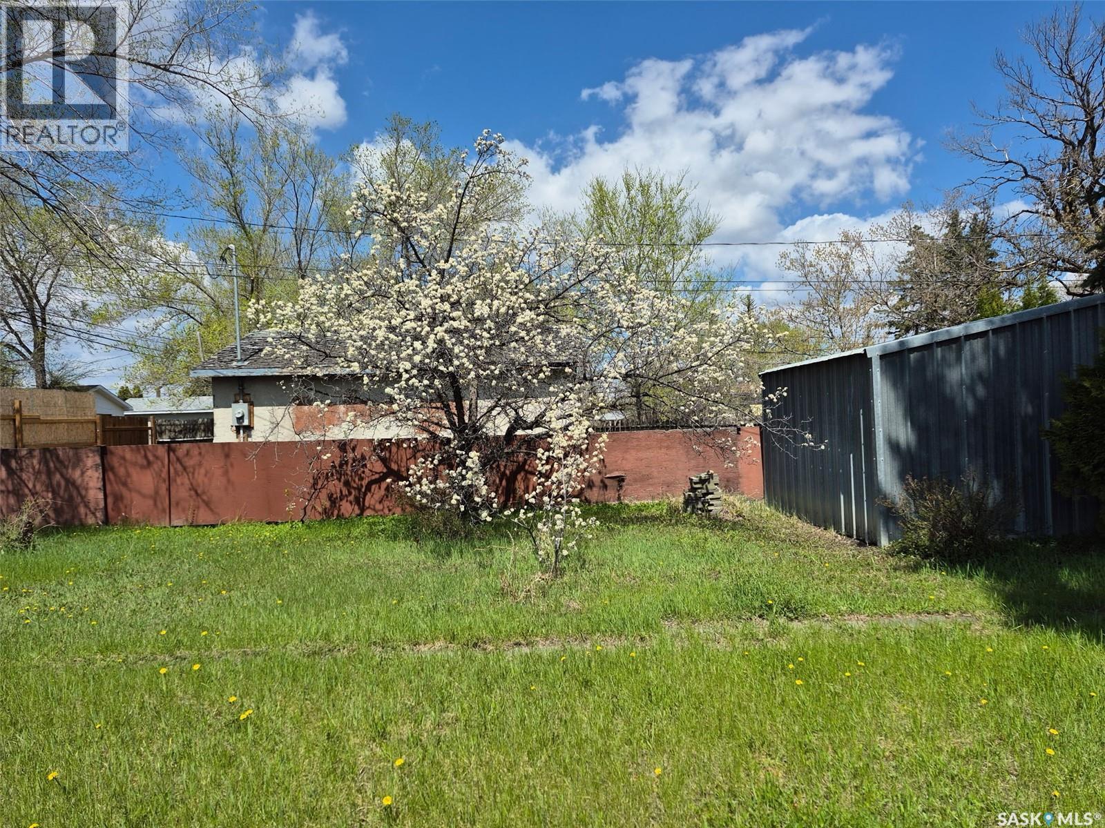 201 P AVENUE N - 12