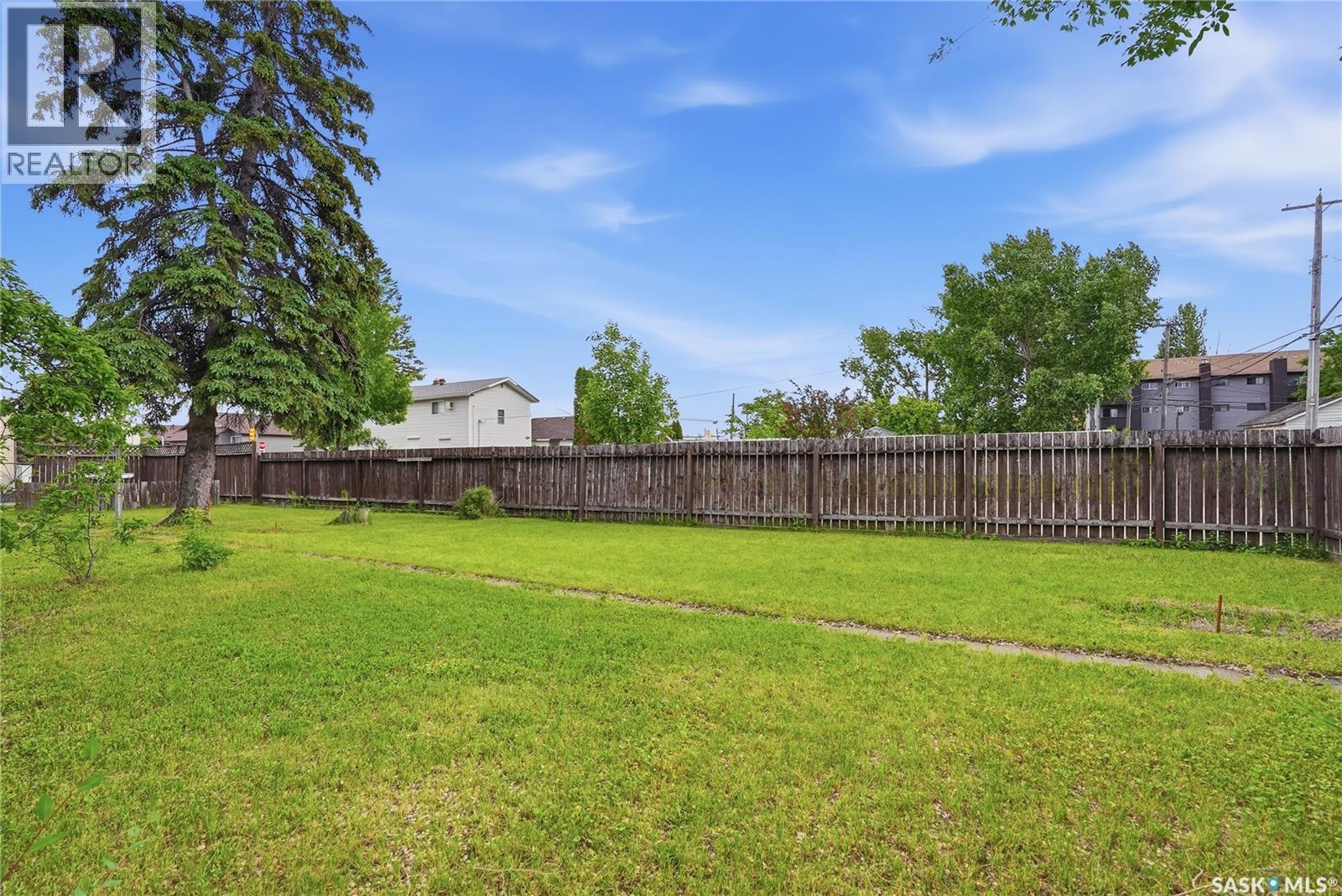 201 P AVENUE N - 40