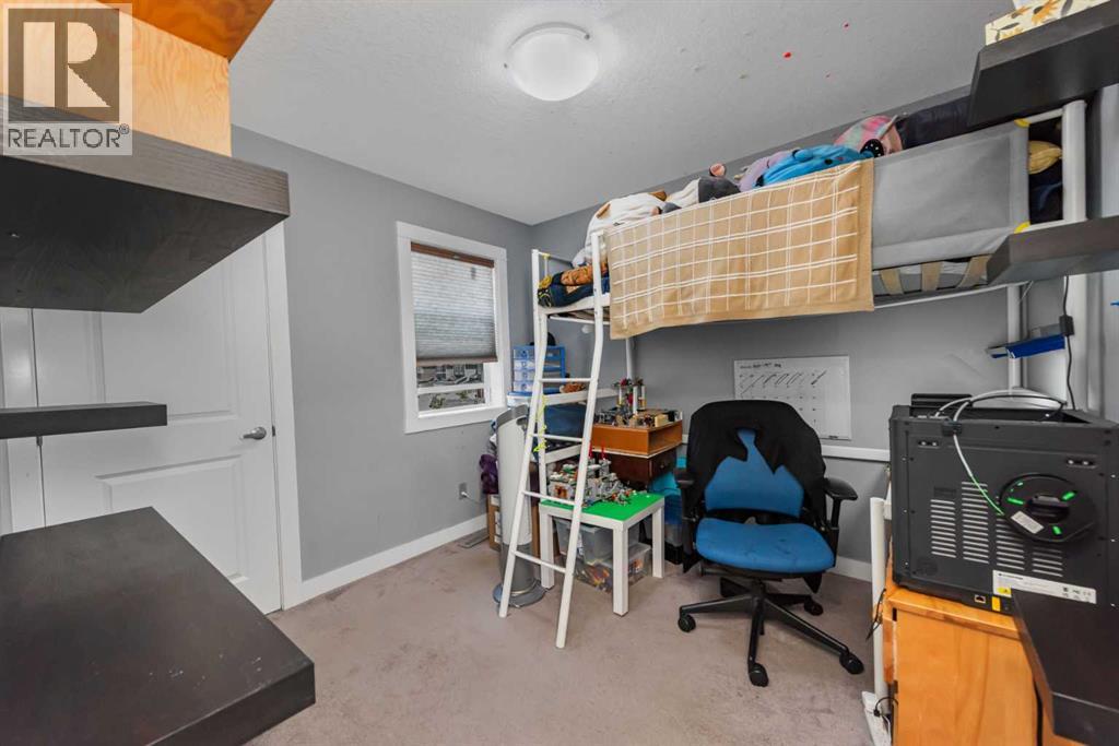 227 Redstone Heights NE — photo 30