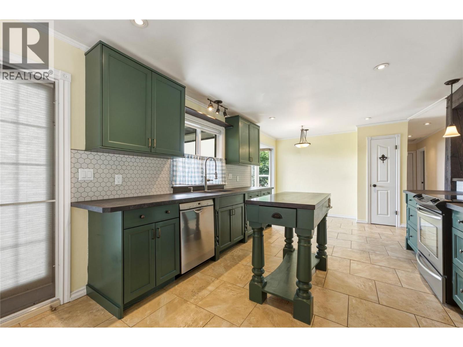 6864 Bryden Road - 14