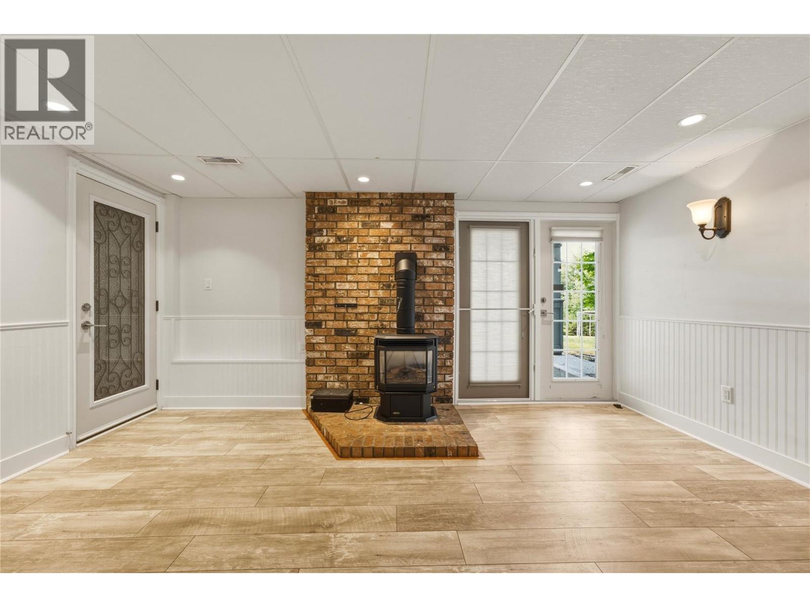 6864 Bryden Road - 32