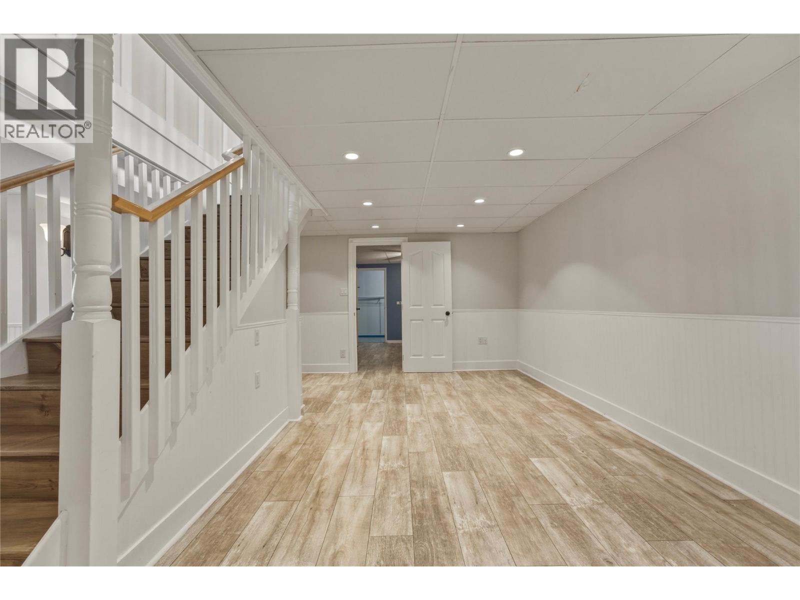 6864 Bryden Road - 33