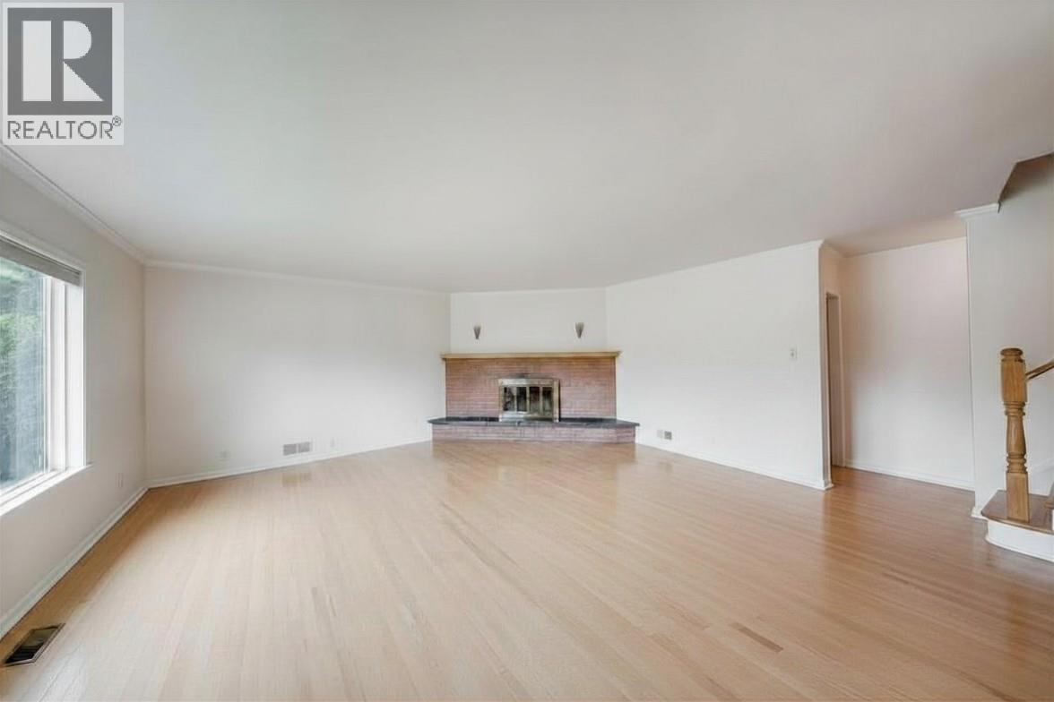 945 Thackeray Street - 14