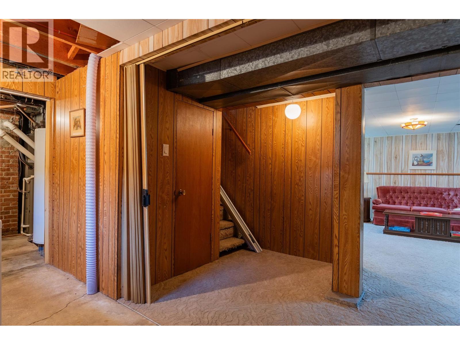 945 Thackeray Street - 43