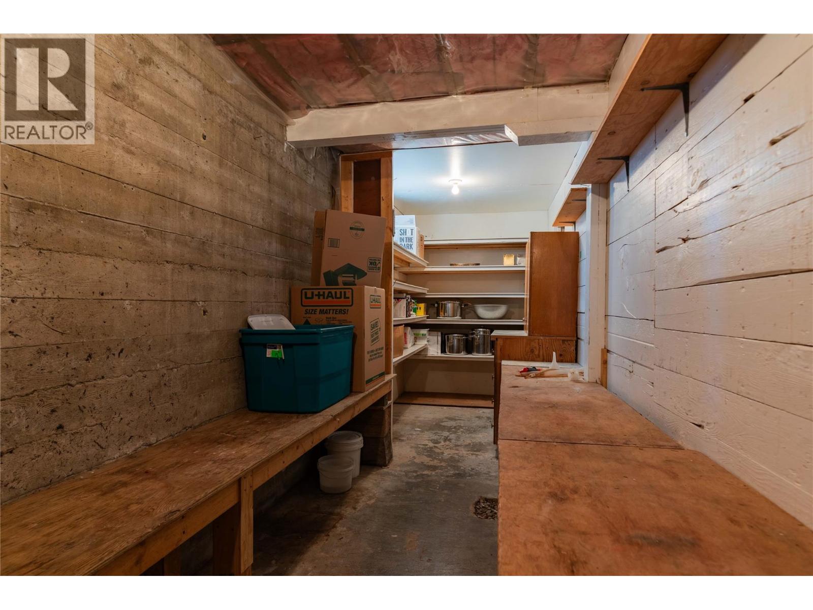945 Thackeray Street - 51