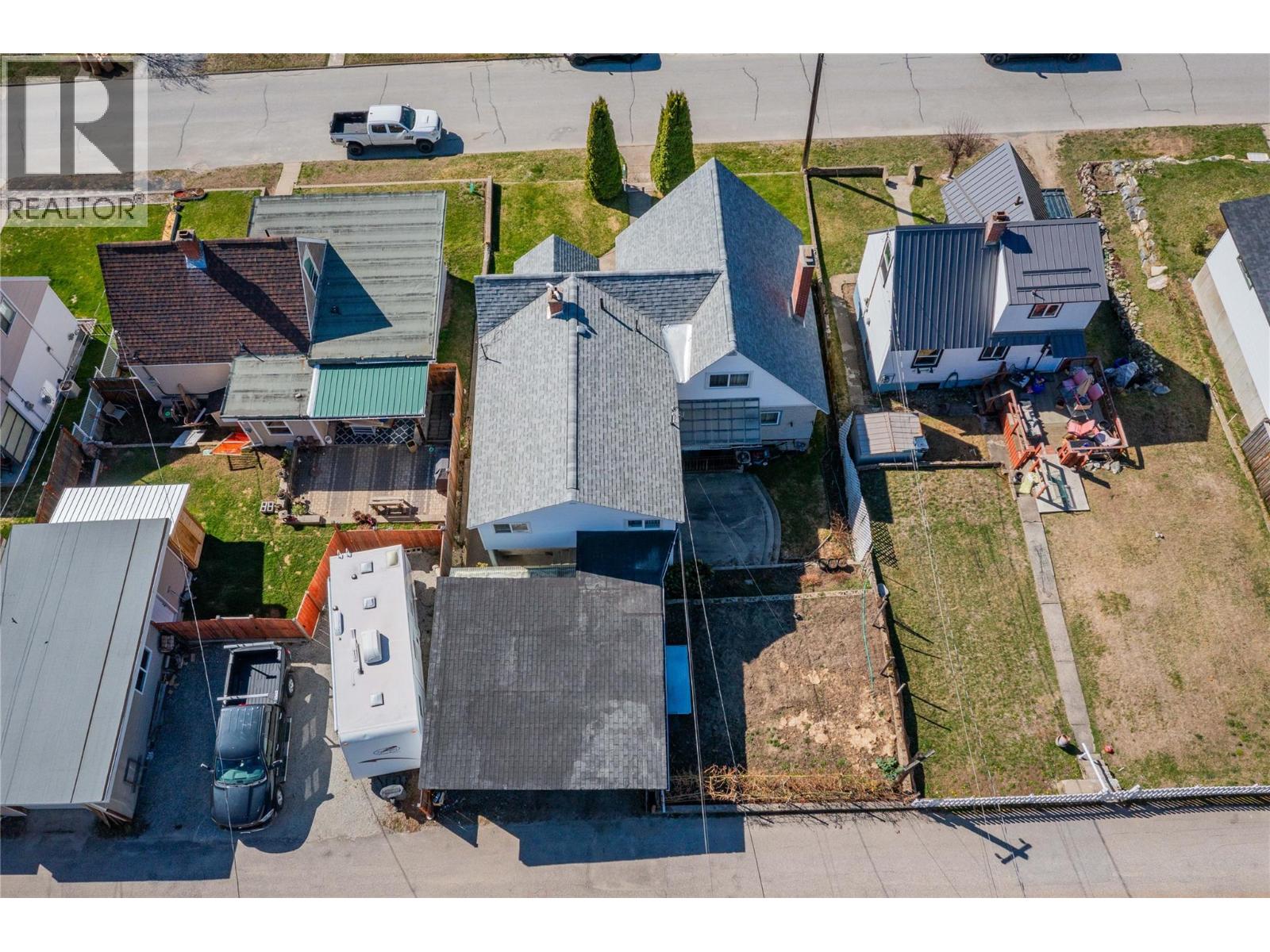 945 Thackeray Street - 56