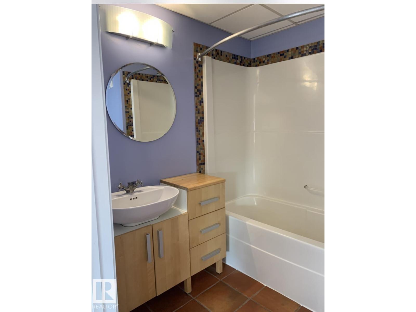 10113 88 ST NW NW - 24