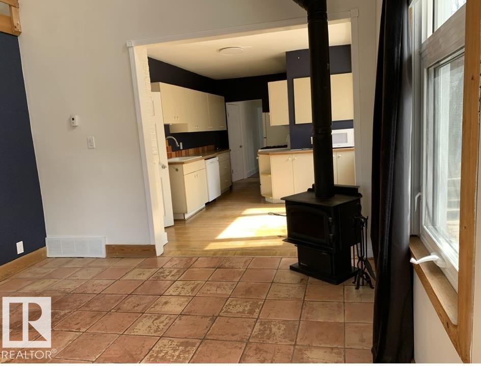 10113 88 ST NW NW - 10