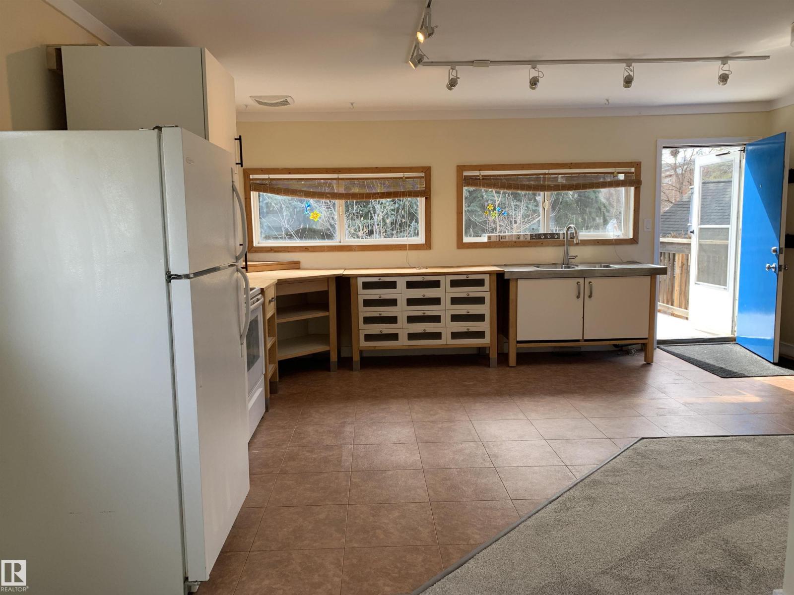 10113 88 ST NW NW - 18