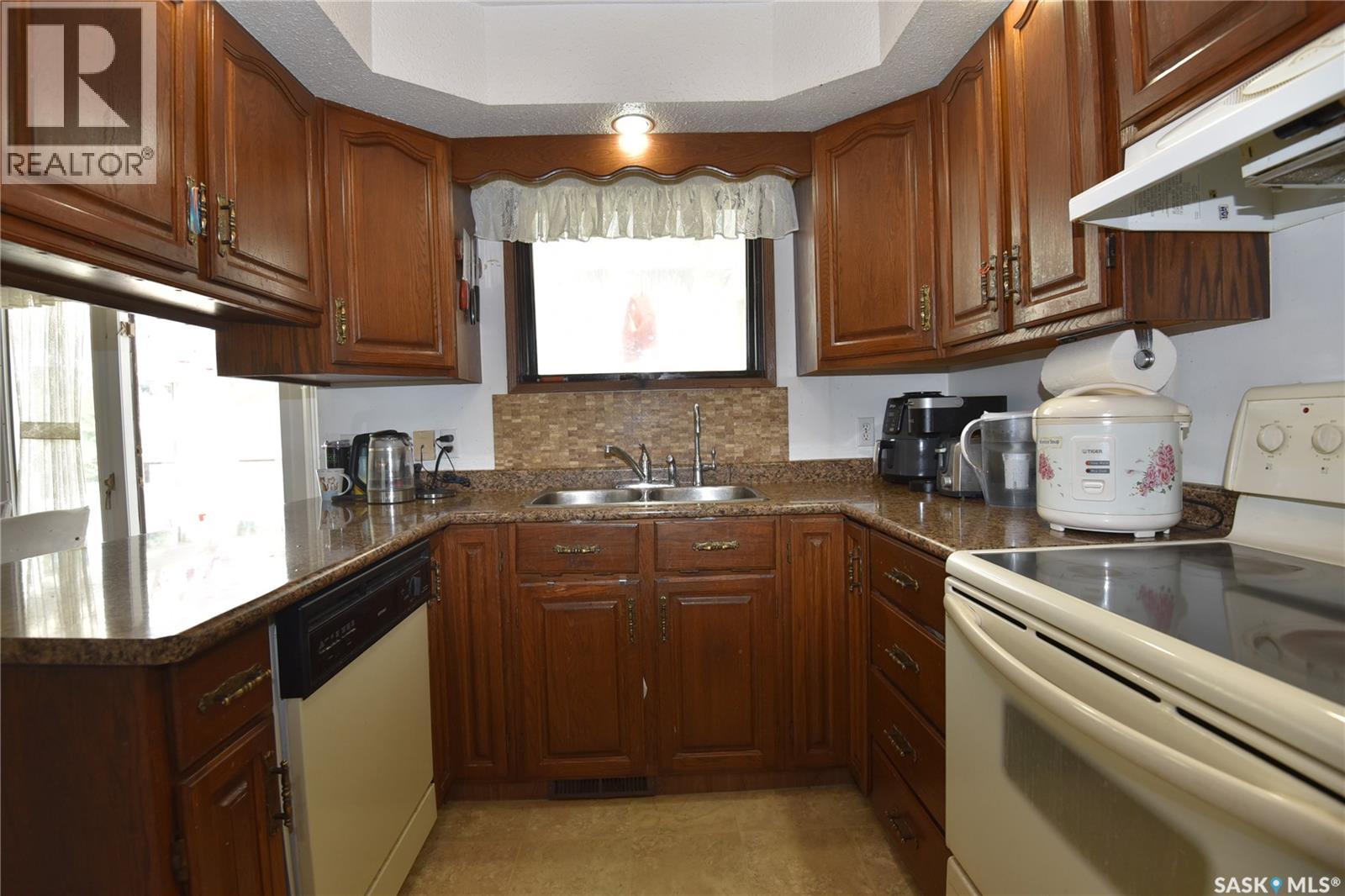309 Watson CRESCENT - 8