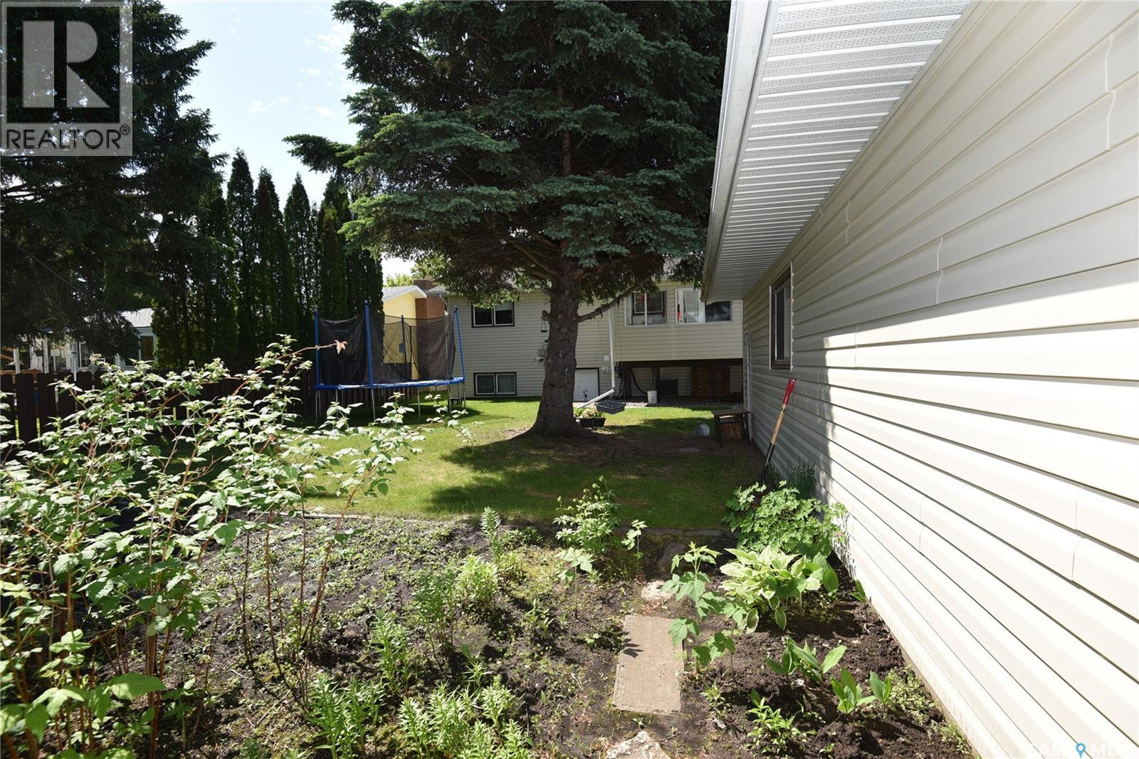 309 Watson CRESCENT - 42